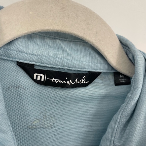 Travis Mathew Polo Shirt Mens Medium Going Rogue Party Parrots Pelicans Beer - Picture 4 of 7